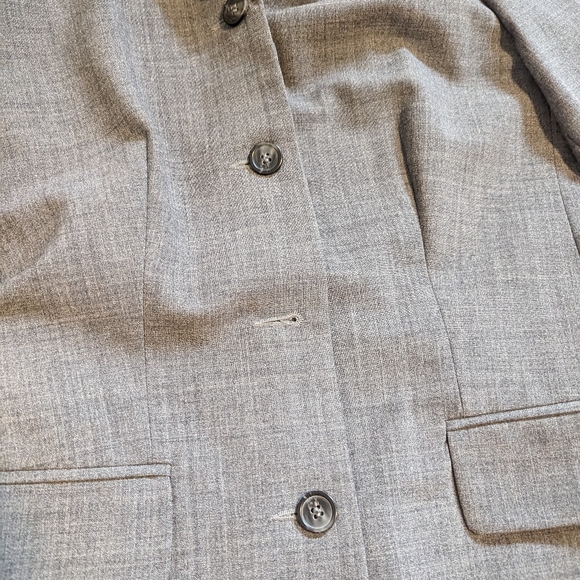 Mexx Gray Wool Blend Long 4 Button Blazer (Size 6) - Picture 8 of 8